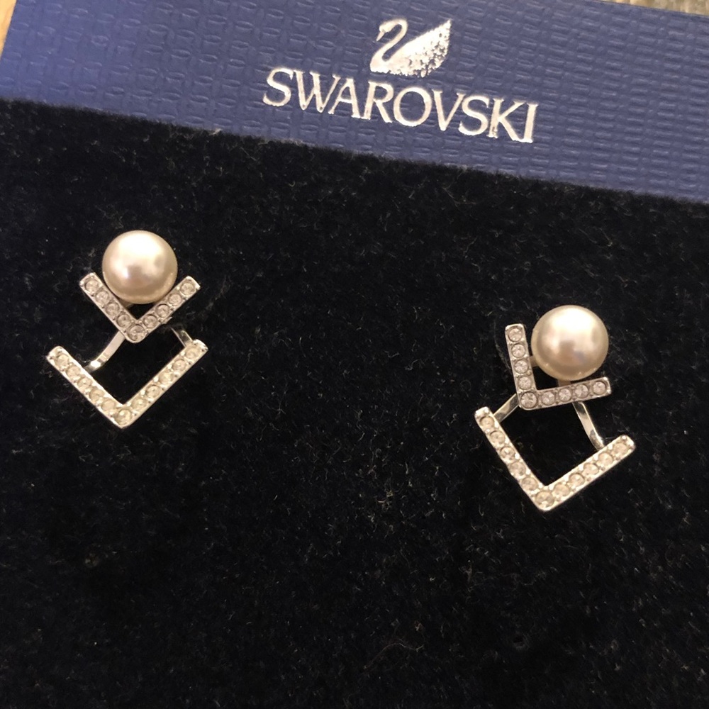 New Swavorski Crystal And Pearl Earrings